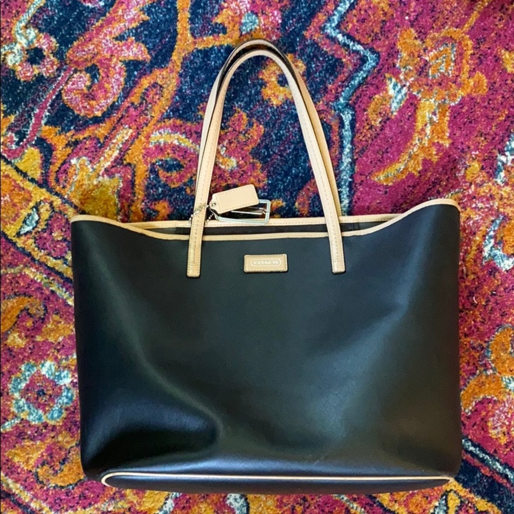 COACH METRO SAFFIANO LEATHER TOTE (F24341)